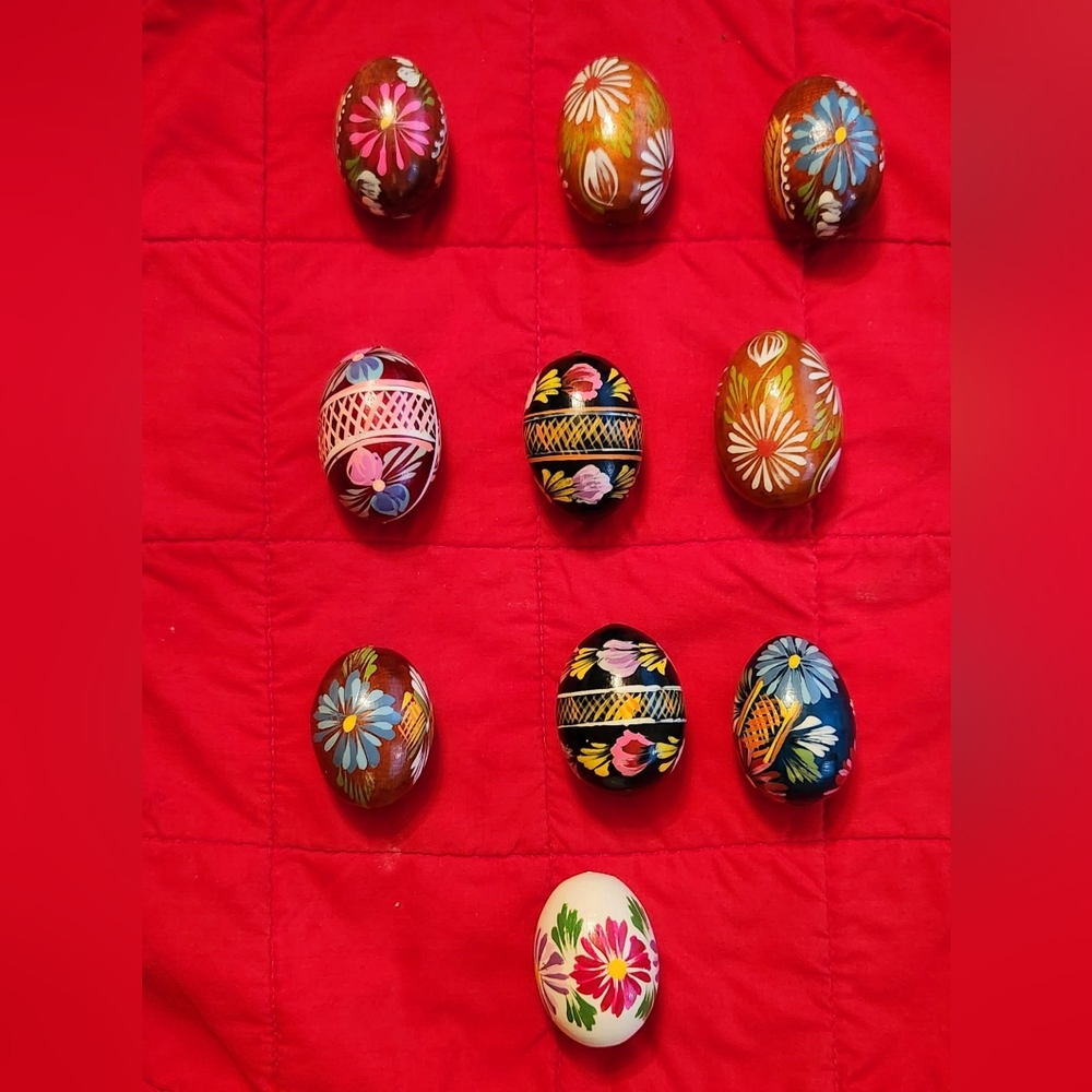 10 Vintage Russian Ucranian hand painted wood eggs easter